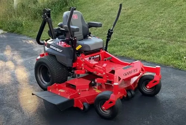 Zero Turn Mower Pulls to One Side Problem [Fixed]